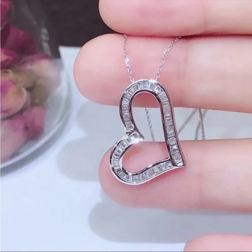 *NEW* Heart 18K White Gold Diamond Necklace - Picture 2 of 4
